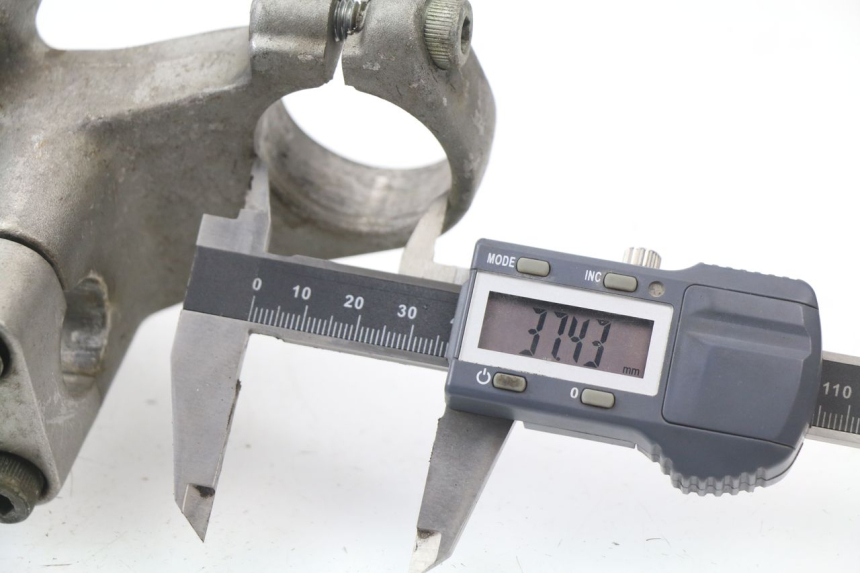 photo de TE FOURCHE SUPERIEUR YAMAHA XJN XJ N DIVERSION 600 (1994 - 1997) - Zoom état d’usage