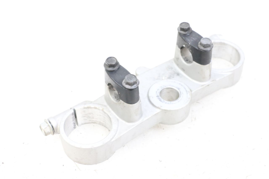 photo de Upper triple clamp HYOSUNG XRX 125 (2000 - 2008) - Gros plan technique