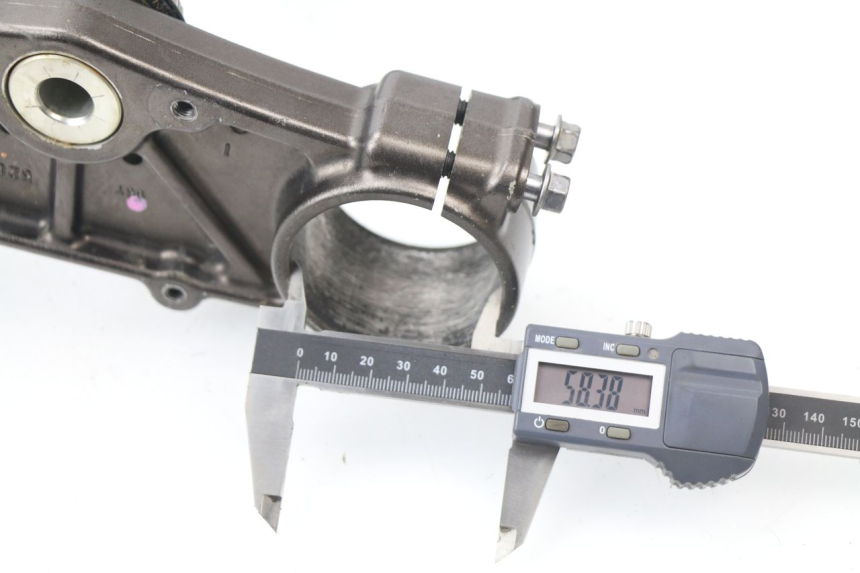 photo de TE FOURCHE SUPERIEUR YAMAHA YZ-F YZF 250 (2007 - 2013) - Zoom état d’usage