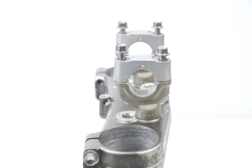 photo de TE FOURCHE SUPERIEUR YAMAHA YZ-F YZF 250 (2007 - 2013) - Gros plan technique