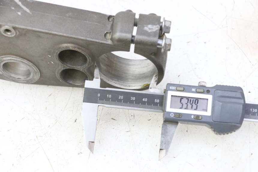 photo de TE FOURCHE SUPERIEUR YAMAHA YZ-F YZF 250 (2014 - 2018) - Détail de la pièce