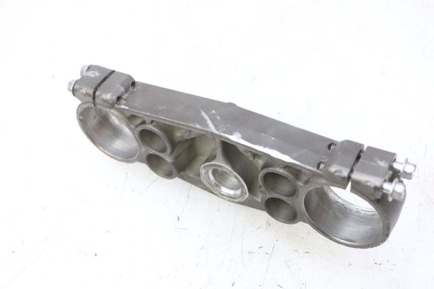 photo de TE FOURCHE SUPERIEUR YAMAHA YZ-F YZF 250 (2014 - 2018) - Zoom état d’usage