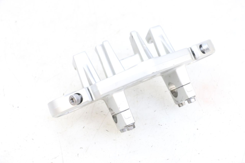 photo de TE FOURCHE SUPERIEUR KAWASAKI ZR 7 750 (1999 - 2004) - Zoom état d’usage