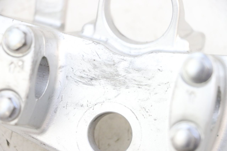 photo de TE FOURCHE SUPERIEUR KAWASAKI ZR 7 750 (1999 - 2004) - Marquages et références