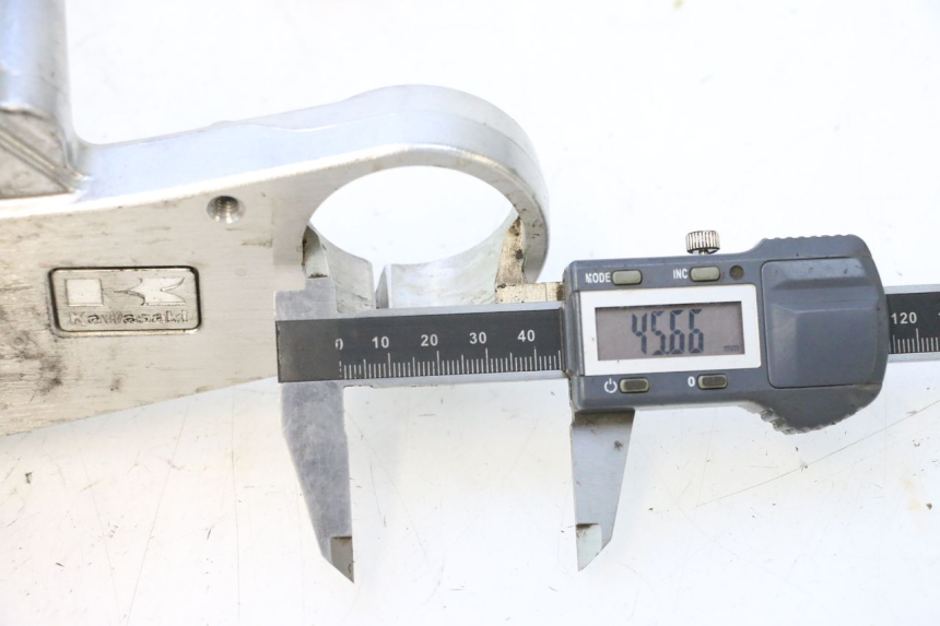 photo de TE FOURCHE SUPERIEUR KAWASAKI ZX-6R ZX6R 600 (2000 - 2002) - Détail de la pièce