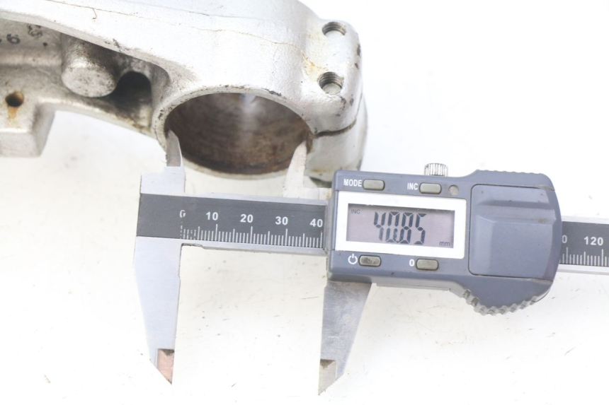 photo de TE FOURCHE SUZUKI SV N 650 (1999 - 2002) - Zoom état d’usage