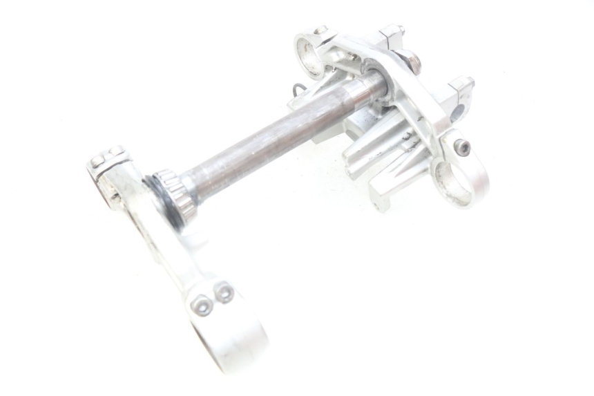 photo de FOURCHE KAWASAKI ZR7 ZR-7 S 750 (1999 - 2004) - Points de fixation