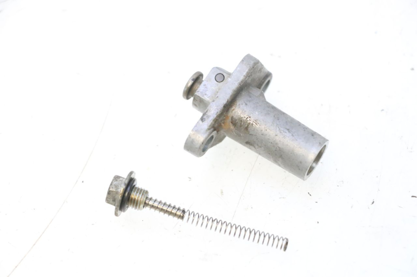 photo de TENDEUR CHAINE DISTRIBUTION YAMAHA YP MAJESTY 125 (1998 - 2001) - Gros plan technique