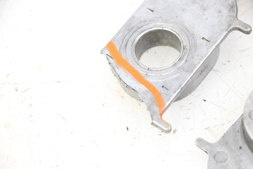 photo de TENDEUR CHAINE YAMAHA FJ 36Y 1100 (1984 - 1985) - Gros plan technique