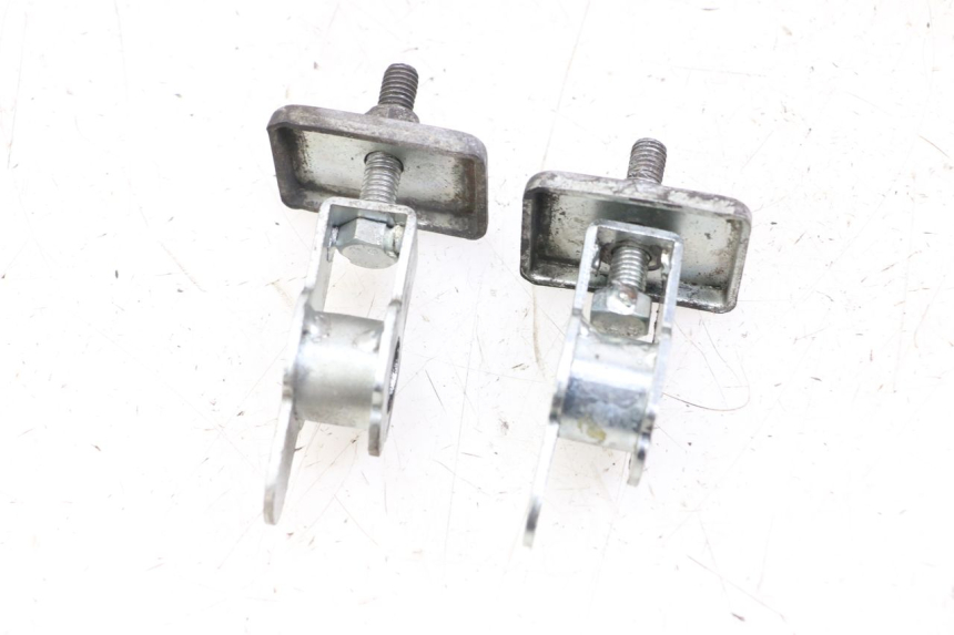 photo de TENDEUR CHAINE HYOSUNG GF 125 (2001 - 2005) - Détail de la pièce