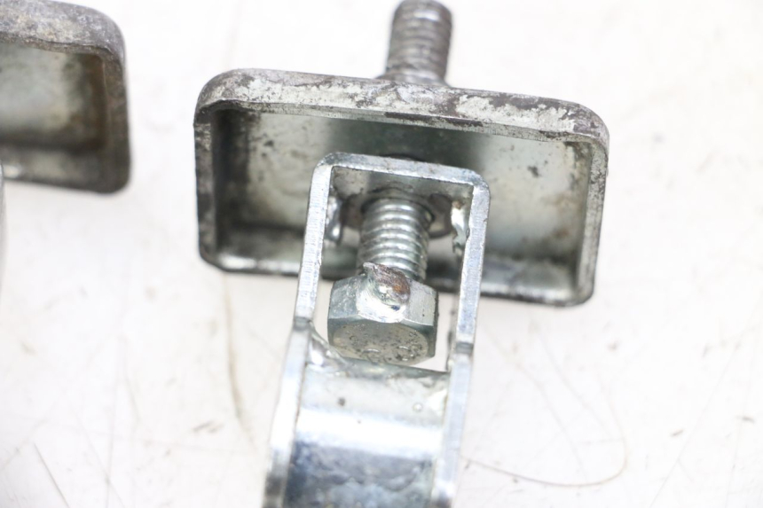 photo de TENDEUR CHAINE HYOSUNG GF 125 (2001 - 2005) - Zoom état d’usage