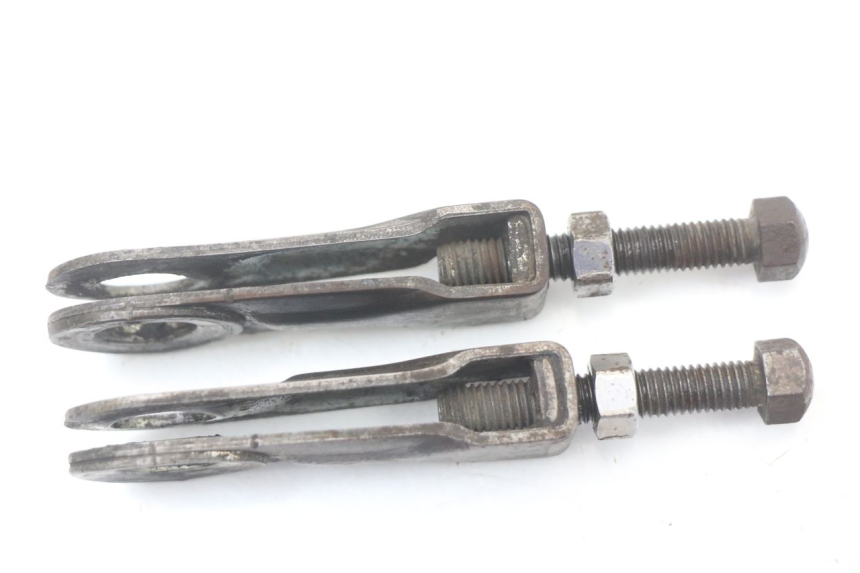 photo de TENDEUR CHAINE SUZUKI GN 125 (1997 - 2000) - Autre angle de vue