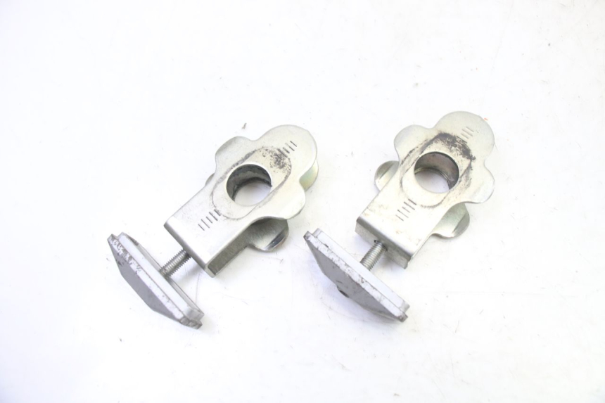 photo de TENDEUR CHAINE SUZUKI GSR 750 (2011 - 2017) - Détail de la pièce