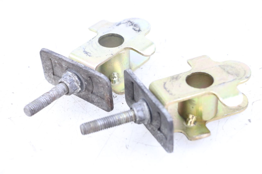 photo de TENDEUR CHAINE HYOSUNG GTR 125 (2006 - 2008) - Points de fixation