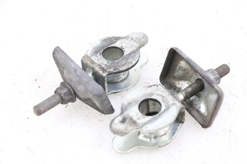 photo de TENDEUR CHAINE SUZUKI GZ MARAUDER 125 (1998 - 2004) - Vue principale