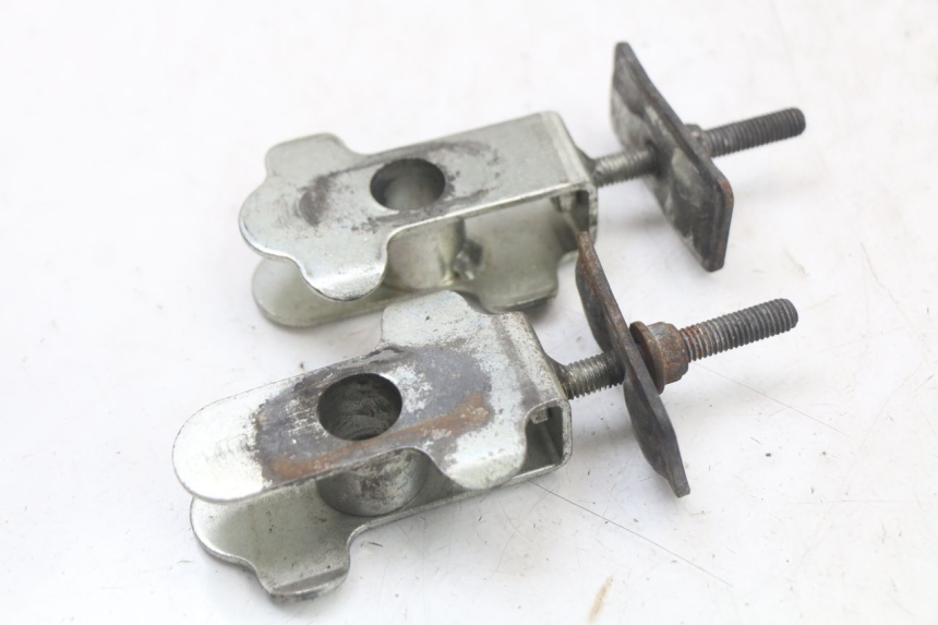 photo de TENDEUR CHAINE SUZUKI GS F 500 (2004 - 2007) - Autre angle de vue