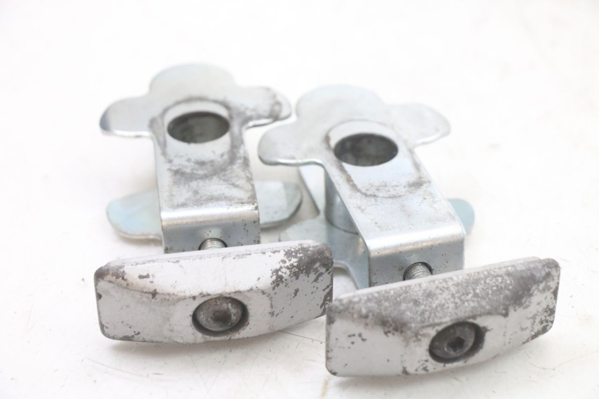 photo de TENDEUR CHAINE SUZUKI GSF S BANDIT 600 (2000 - 2004) - Détail de la pièce