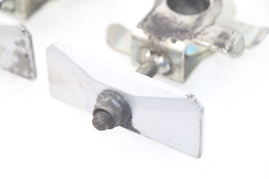 photo de TENDEUR CHAINE SUZUKI SV S ABS 650 (2003 - 2009) - Gros plan technique