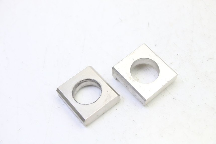 photo de TENDEUR CHAINE YAMAHA TDM ABS 900 (2002 - 2014) - Autre angle de vue