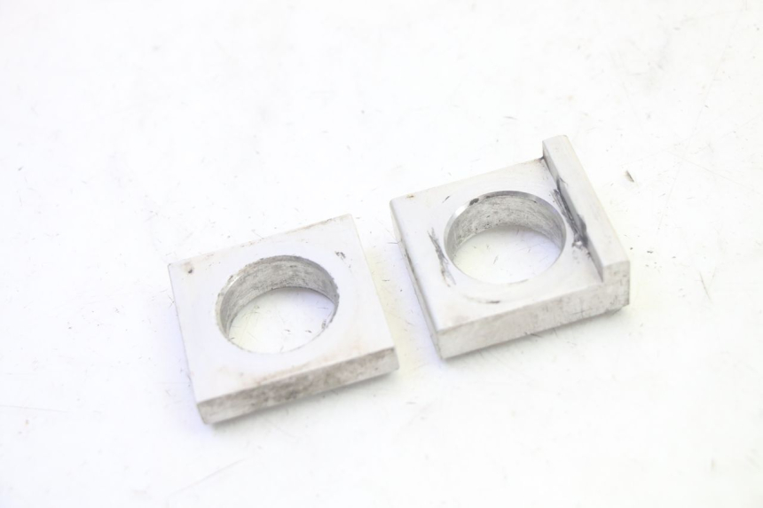 photo de TENDEUR CHAINE YAMAHA TDM ABS 900 (2002 - 2014) - Détail de la pièce