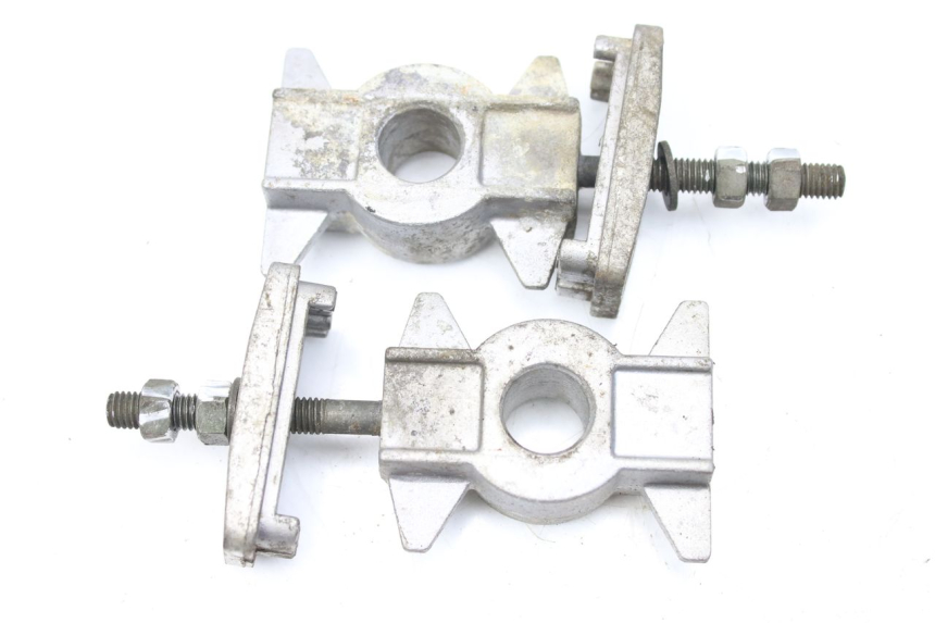 photo de TENDEUR CHAINE YAMAHA TDR DELTABOX 125 (1997 - 2003) - Gros plan technique