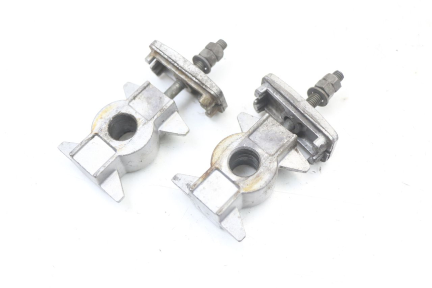 photo de TENDEUR CHAINE YAMAHA TDR DELTABOX 125 (1997 - 2003) - Gros plan technique