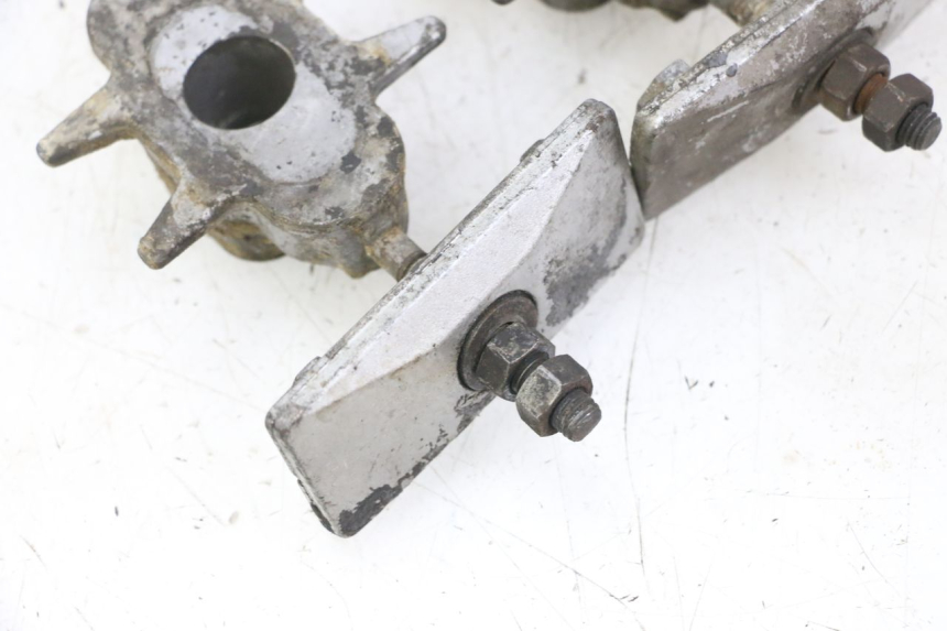 photo de TENDEUR CHAINE YAMAHA FZS FAZER 600 (2001 - 2003) - Détail de la pièce