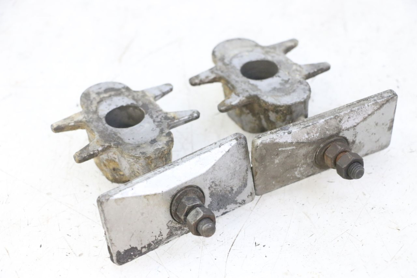 photo de TENDEUR CHAINE YAMAHA FZS FAZER 600 (2001 - 2003) - Autre angle de vue