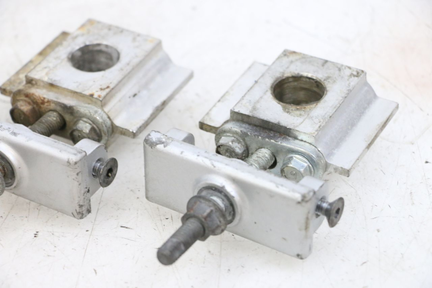 photo de TENDEUR CHAINE KAWASAKI ZR 7 750 (1999 - 2004) - Détail de la pièce