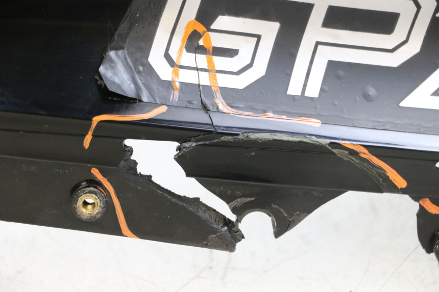 photo de TETE DE FOURCHE KAWASAKI GPZ RX 1000 (1986 - 1988) - Focus structure