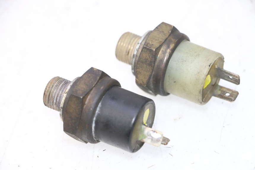 photo de THERMOCONTACT YAMAHA YP MAJESTY 125 (1998 - 2001) - Gros plan technique