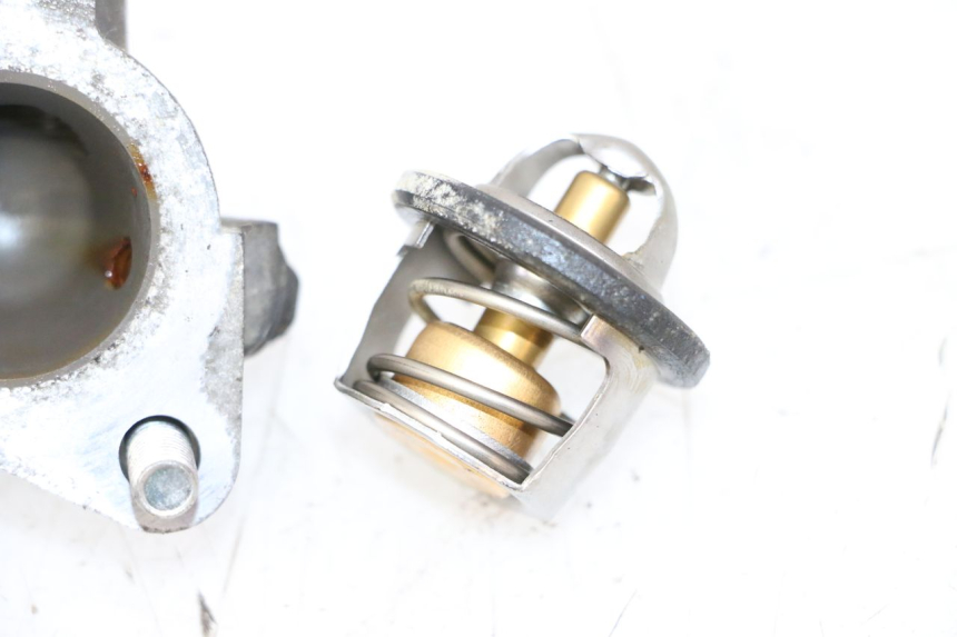 photo de THERMOSTAT SUZUKI BURGMAN 125 (2007 - 2014) - Zoom état d’usage