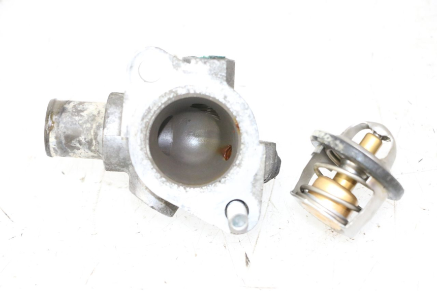 photo de THERMOSTAT SUZUKI BURGMAN 125 (2007 - 2014) - Autre angle de vue