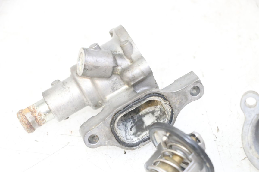 photo de THERMOSTAT HONDA CB R 1000 (2018 - 2023) - Points de fixation