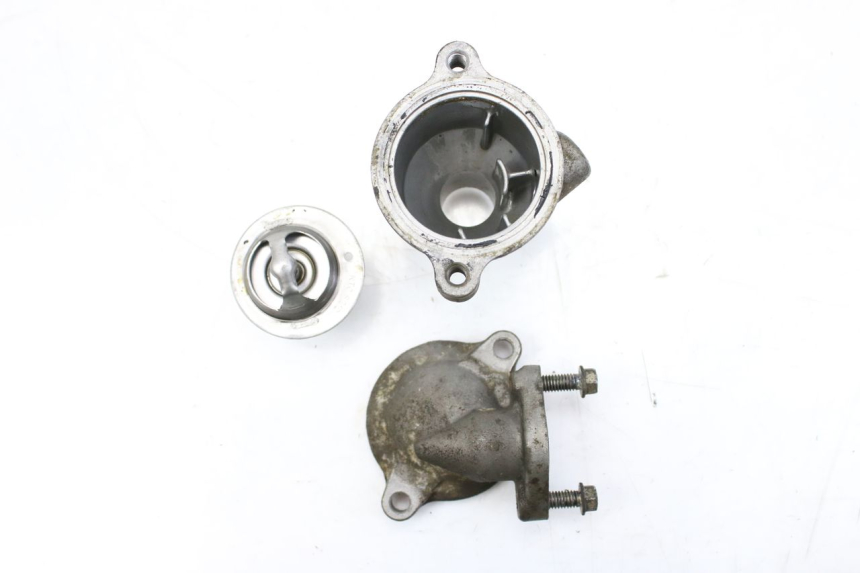 photo de THERMOSTAT HONDA CBF 500 (2004 - 2007) - Gros plan technique
