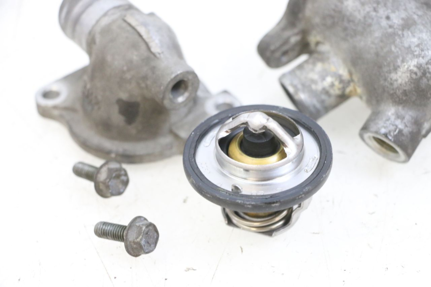 photo de THERMOSTAT SUZUKI DL V STROM 1000 (2002 - 2007) - Points de fixation