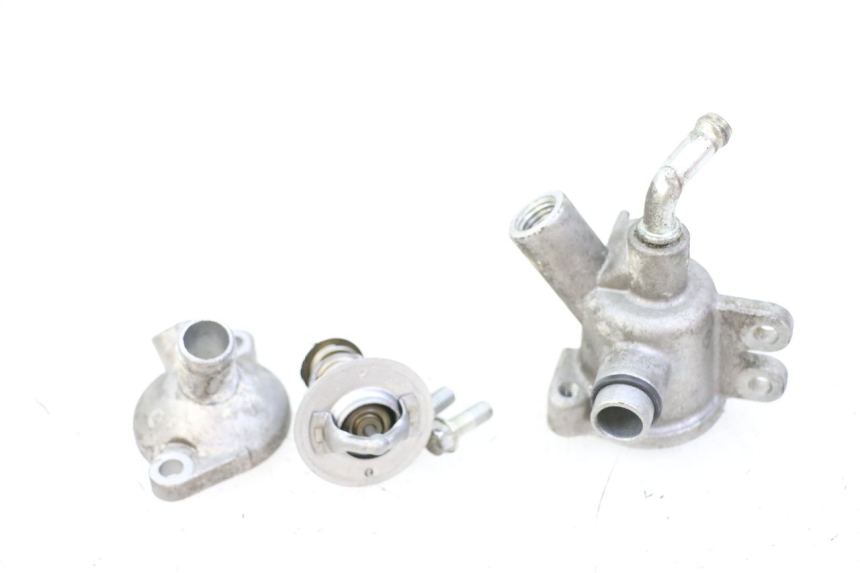 photo de THERMOSTAT HONDA FES S-WING SWING ABS 125 (2007 - 2015) - Points de fixation