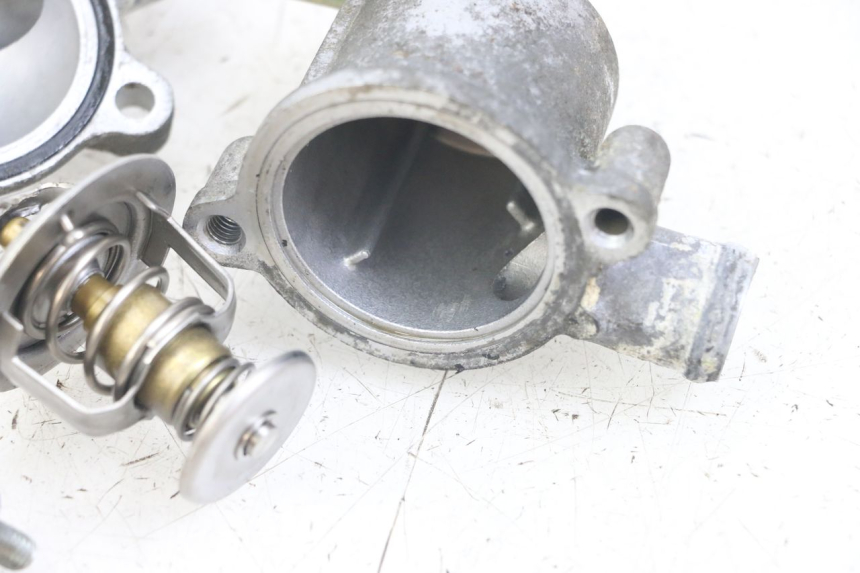 photo de THERMOSTAT HONDA FJS SILVERWING SILVER WING 600 (2001 - 2010) - Points de fixation