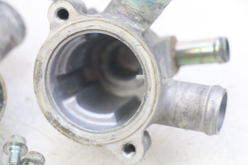 photo de THERMOSTAT HONDA VFR FI RC46 800 (1998 - 2001) - État de surface