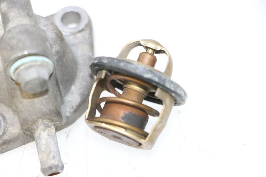 photo de THERMOSTAT YAMAHA XMAX X-MAX 125 (2006 - 2009) - Points de fixation