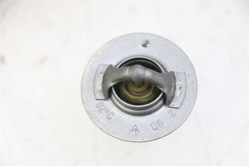 photo de THERMOSTAT HONDA XLV VARADERO 125 (2000 - 2006) - Détail de la pièce