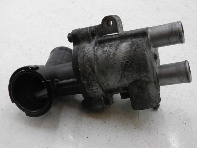 photo de THERMOSTAT YAMAHA FZS FAZER 600 (1998 - 2001) - Autre angle de vue