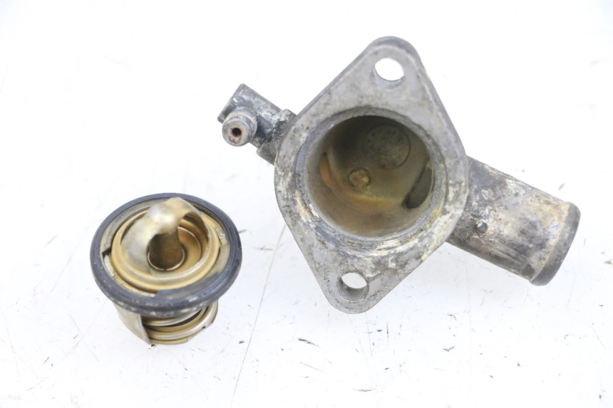 photo de THERMOSTAT YAMAHA YP MAJESTY 125 (2002 - 2006) - Zoom état d’usage