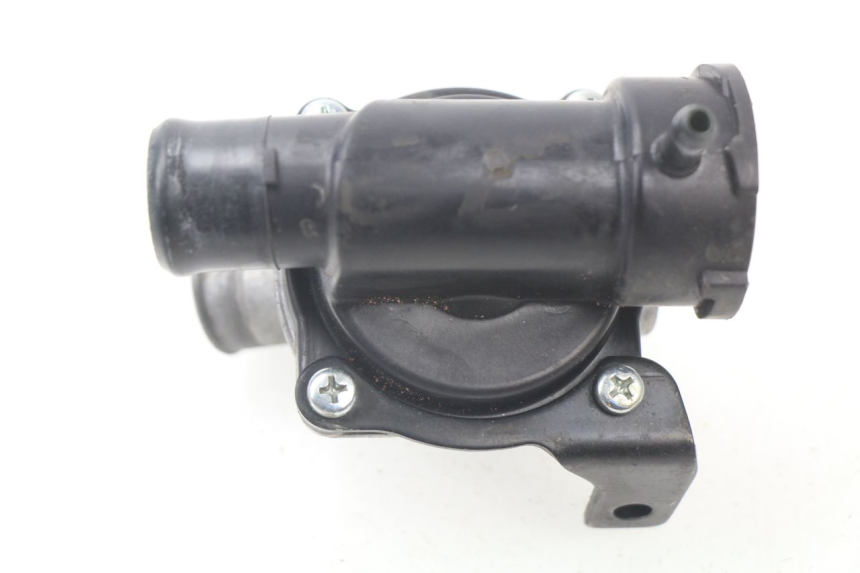 photo de THERMOSTAT KAWASAKI Z ABS 750 (2007 - 2013) - Gros plan technique