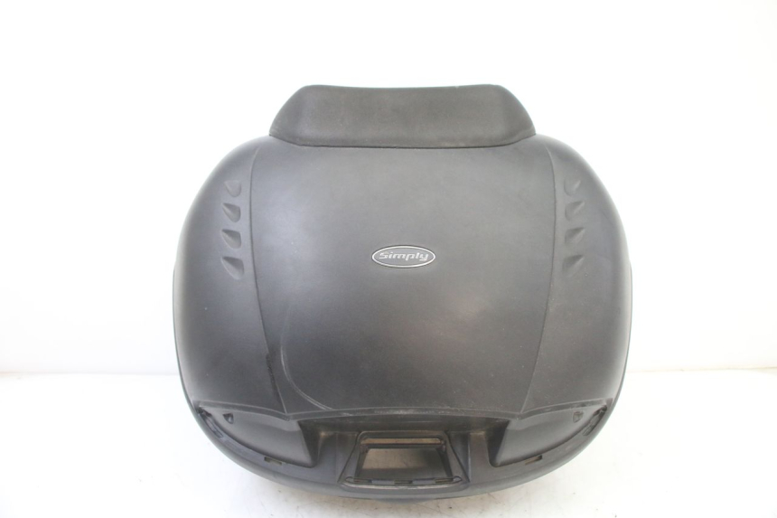 photo de TOP CASE APRILIA ATLANTIC 125 (2003 - 2009) - Gros plan technique