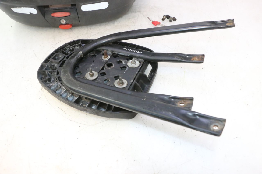 photo de TOP CASE PEUGEOT ELYSTAR 50 (2002 - 2014) - Angle alternatif