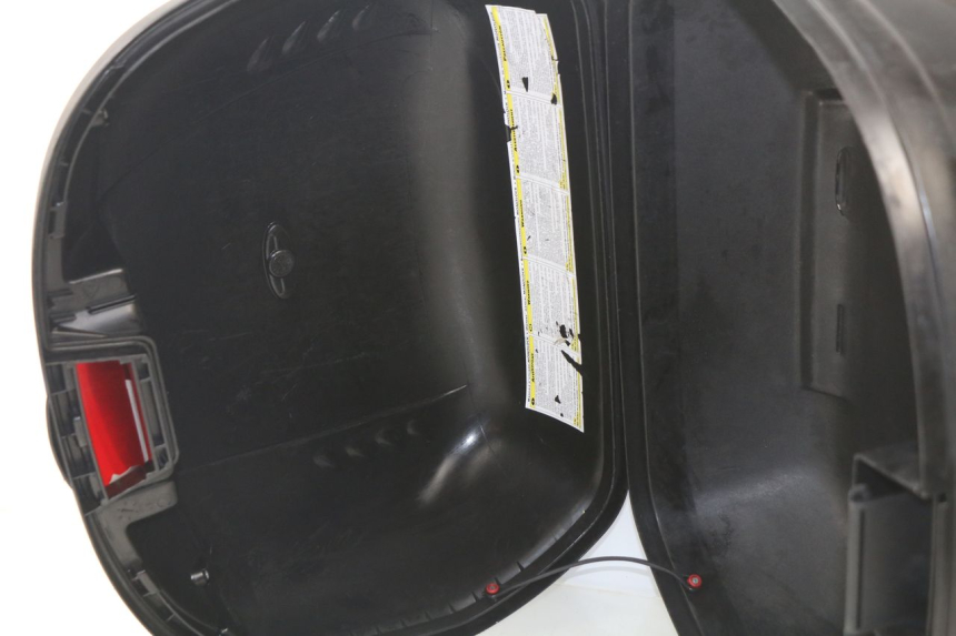 photo de TOP CASE HONDA FES PANTHEON 125 (2003 - 2007) - Vue rapprochée