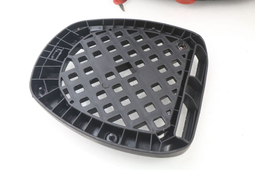 photo de TOP CASE HONDA FES PANTHEON 125 (2003 - 2007) - Zoom état d’usage