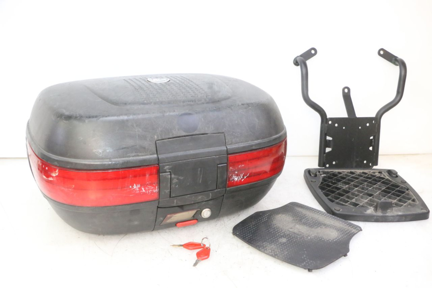 photo de TOP CASE PEUGEOT KISBEE 2T 50 (2010 - 2017) - Détail de la pièce