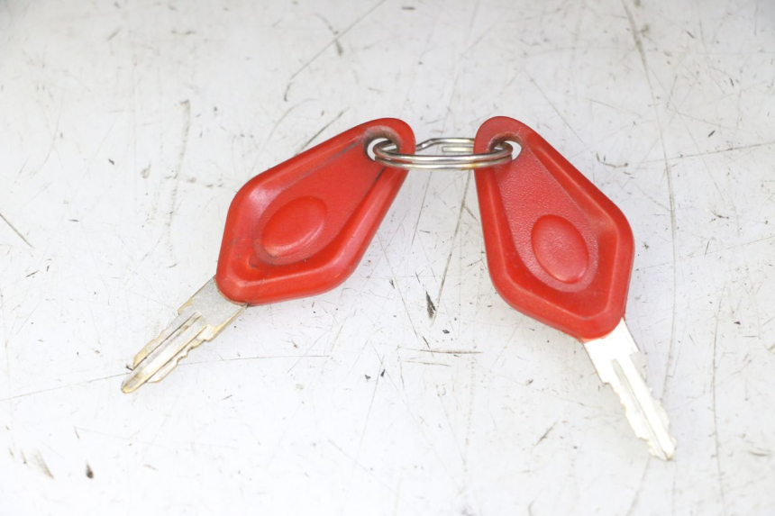 photo de TOP CASE PEUGEOT KISBEE 2T 50 (2010 - 2017) - Détails caractéristiques